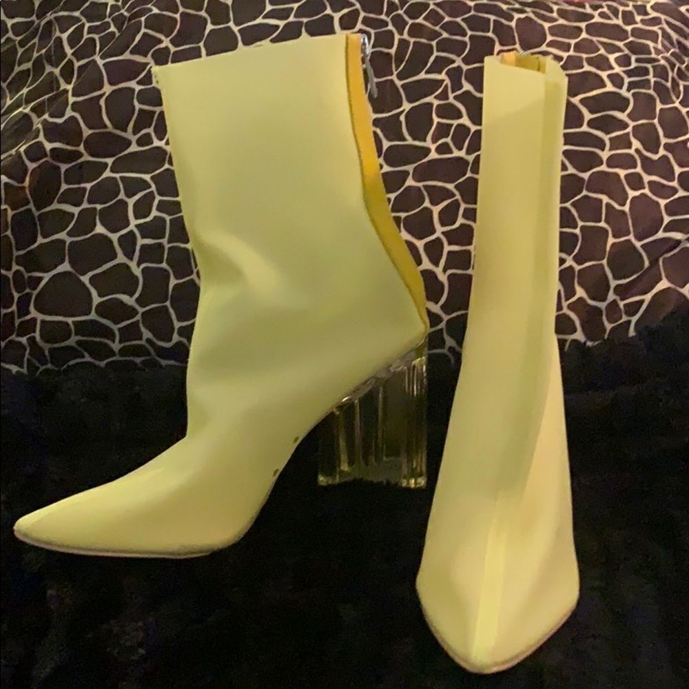 Yellow  boots  